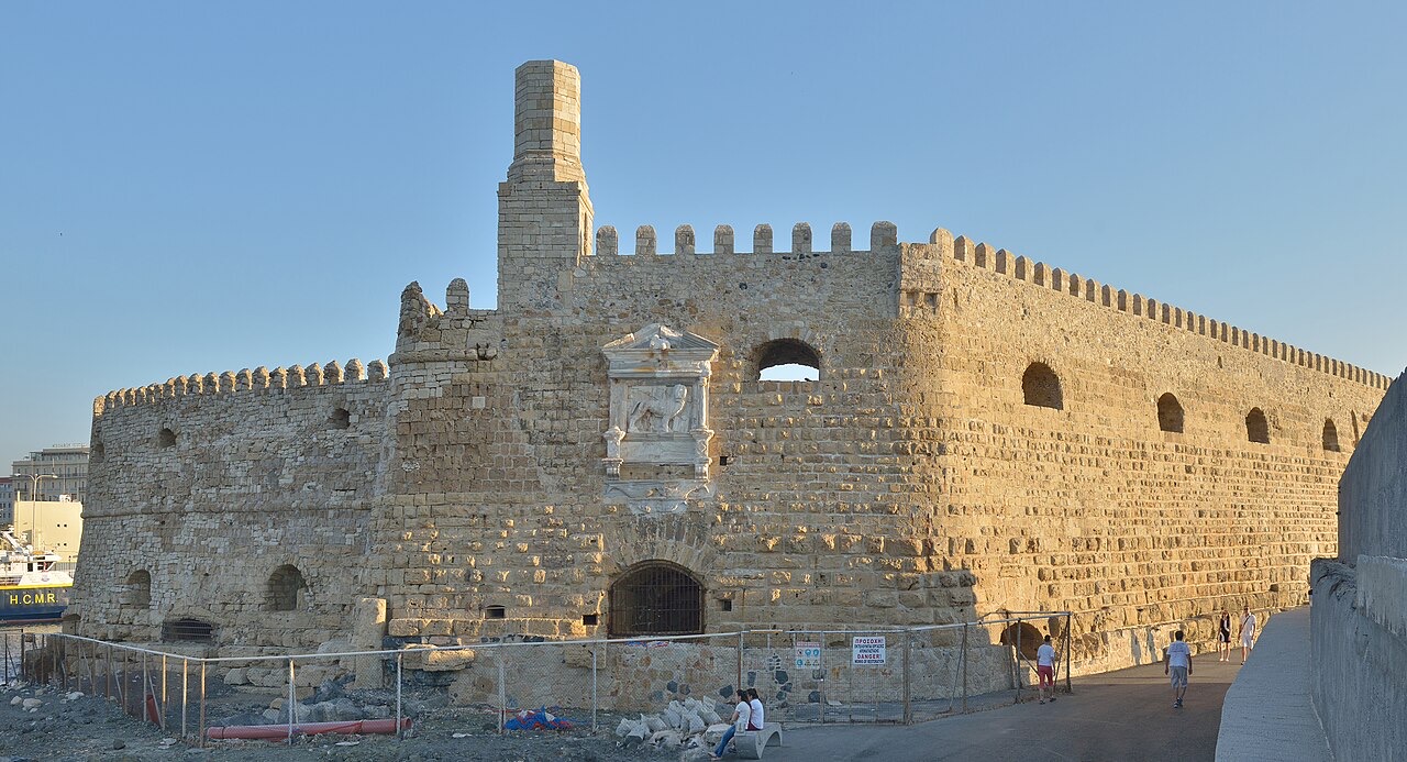 Heraklion Beyond the Museum: Markets, Forts and City Beaches